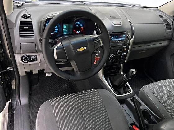 CHEVROLET S10 2.4 LT 4X2 CD 8V FLEX 4P MANUAL CHEVROLET S10 2.4 LT 4X2 CD 8V FLEX 4P MANUAL
